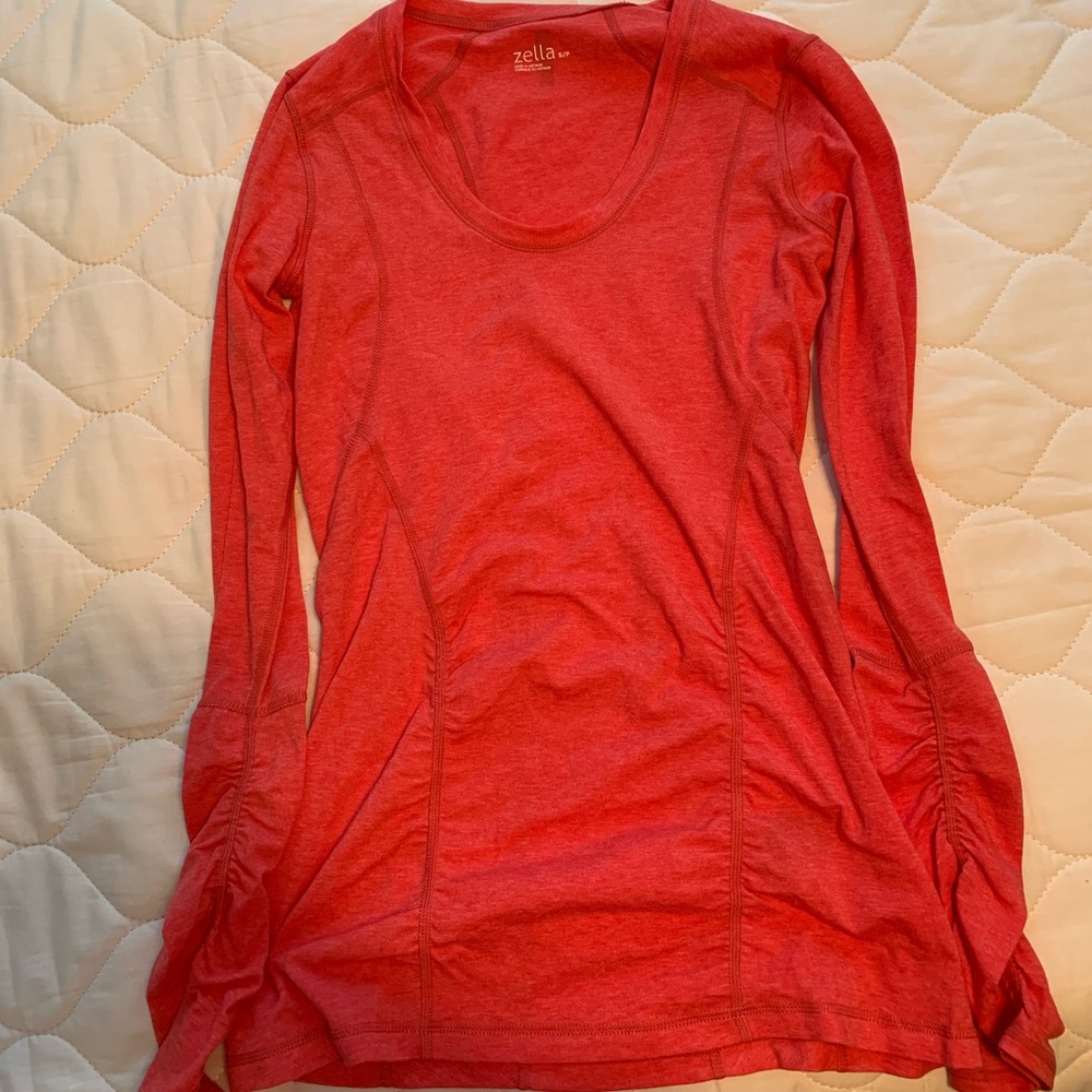 Long sleeve athletic shirt